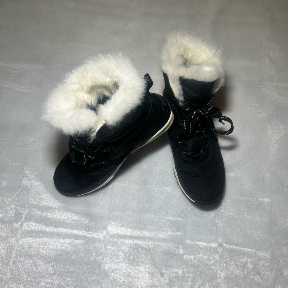 Sorel Black and White Winter Boots Size 7.5